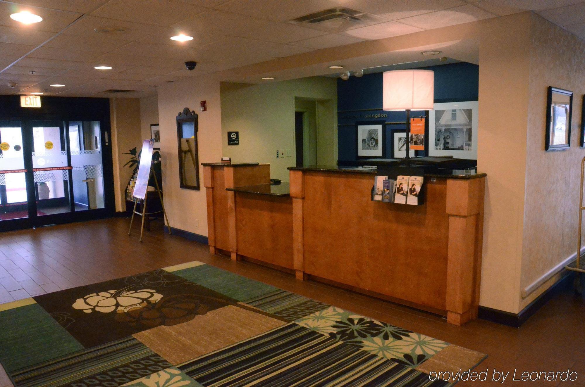 Hampton Inn Abingdon Bagian luar foto