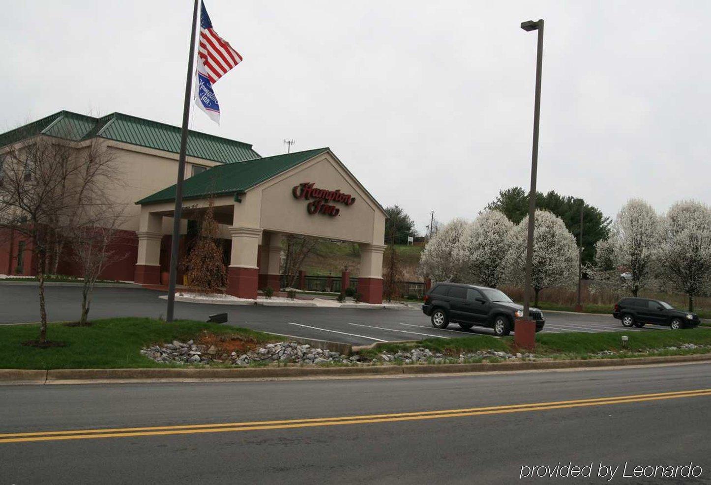 Hampton Inn Abingdon Bagian luar foto