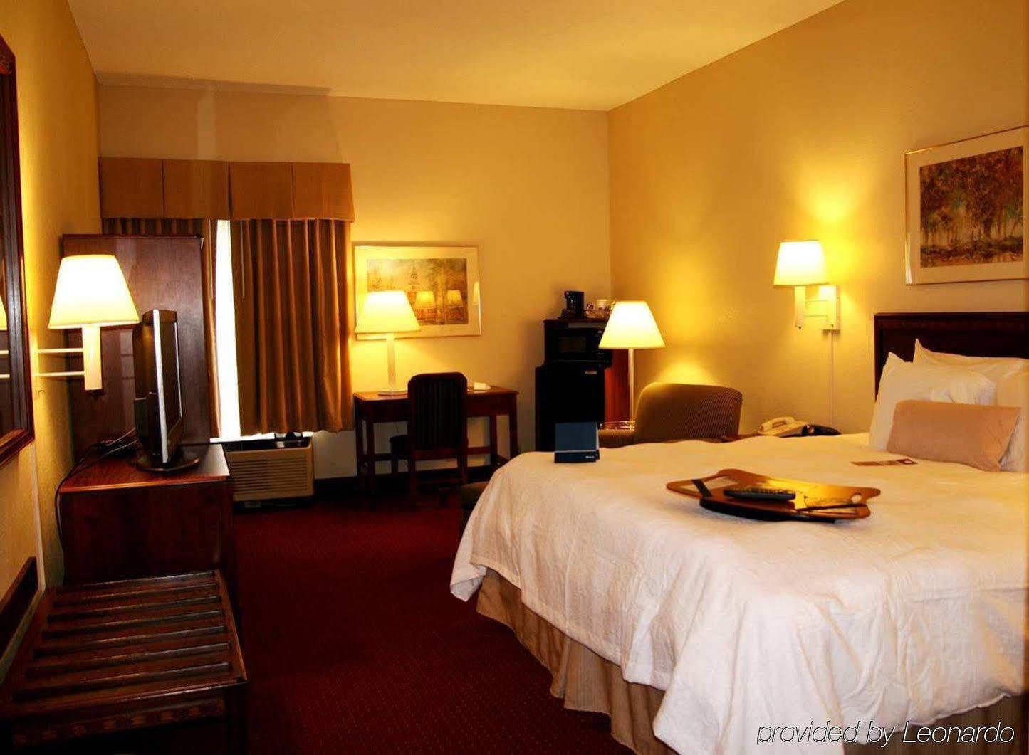 Hampton Inn Abingdon Bagian luar foto
