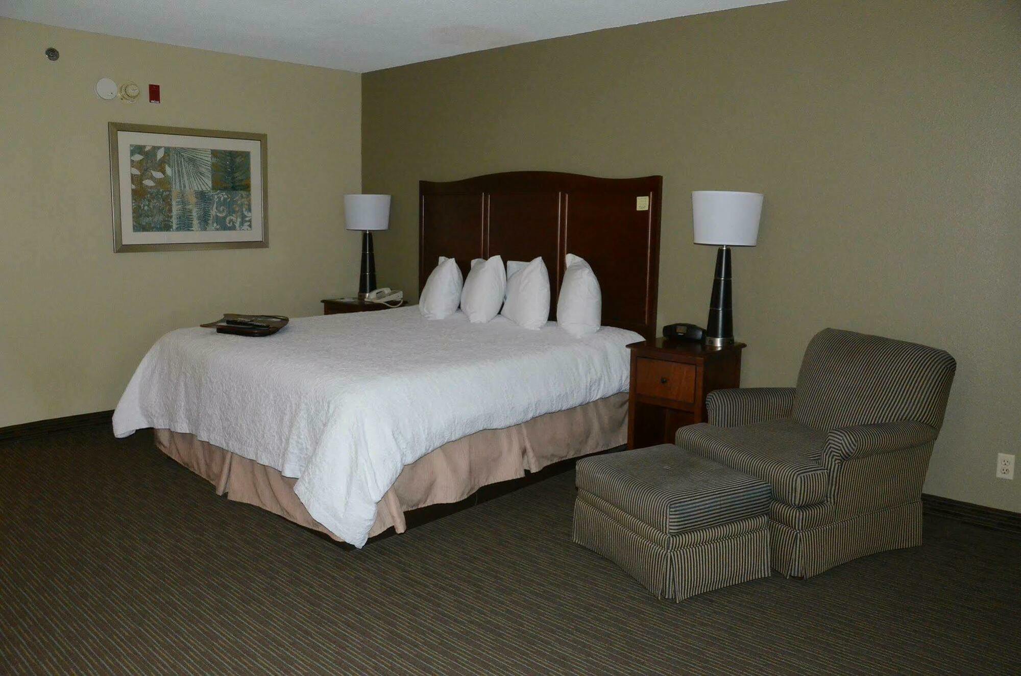 Hampton Inn Abingdon Bagian luar foto